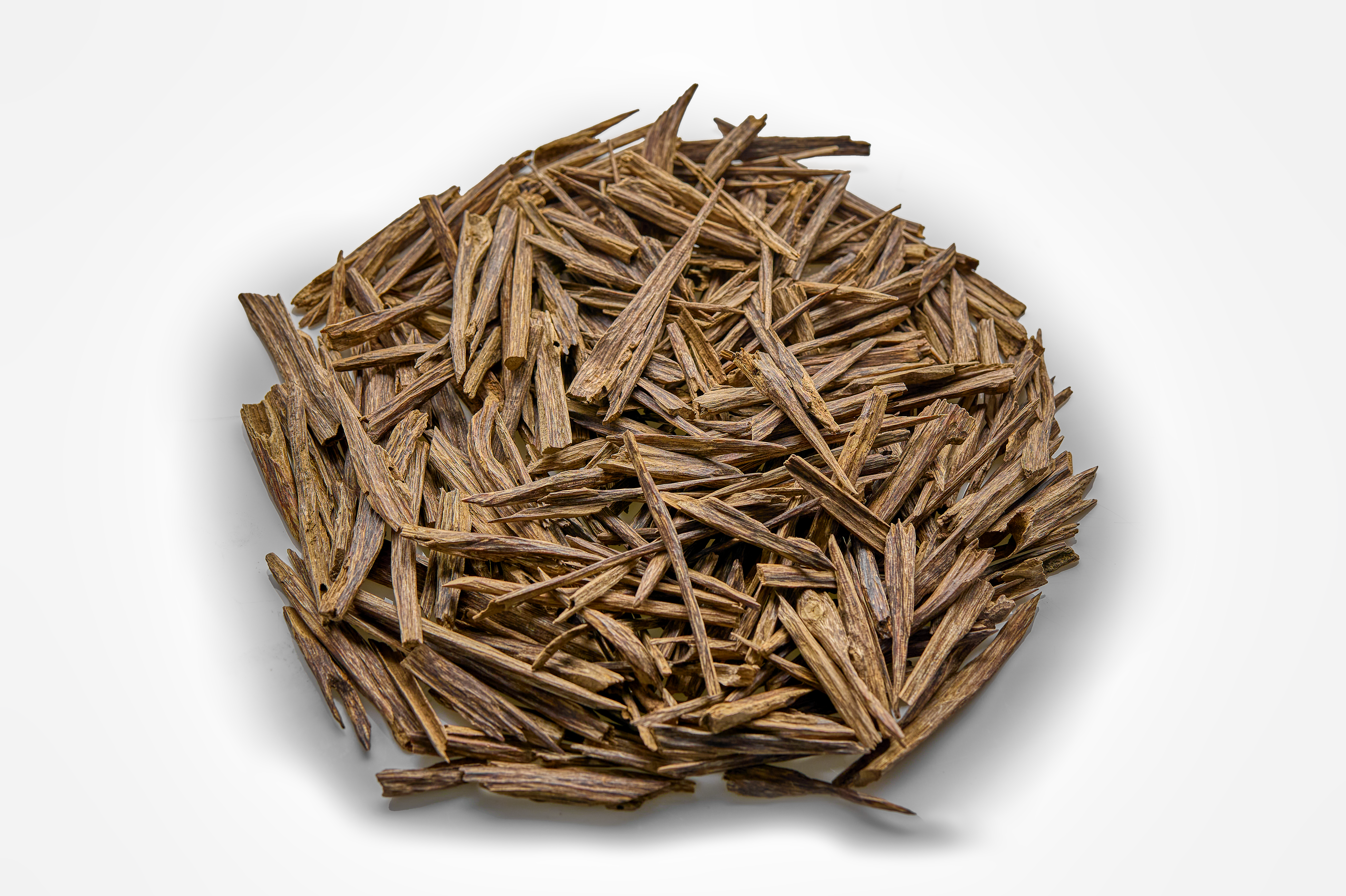 عود هندي طبيعي سيوفي سلة